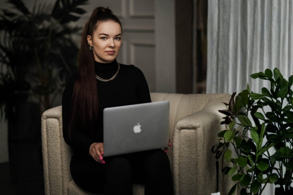Socialinių tinklų marketingo specialistė Paulina Padeginskaitė – turinio kūrimas, SMM strategija ir efektyvios META Ads reklamos verslo augimui.
